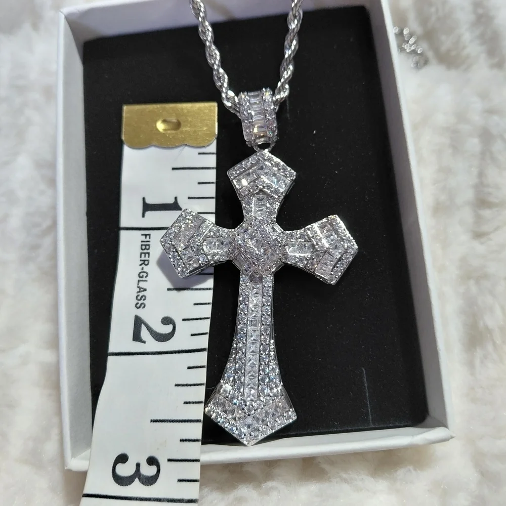 Elegant Silver Cross Pendant Moissante Pendant Tested